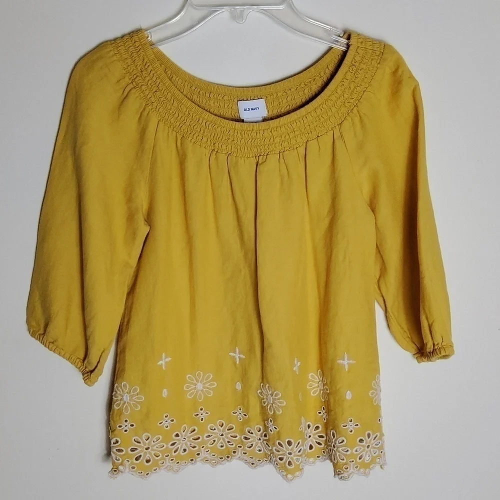 Old Navy Girls 3/4 Sleeves With Embroidered hem top SizeL(10-12)